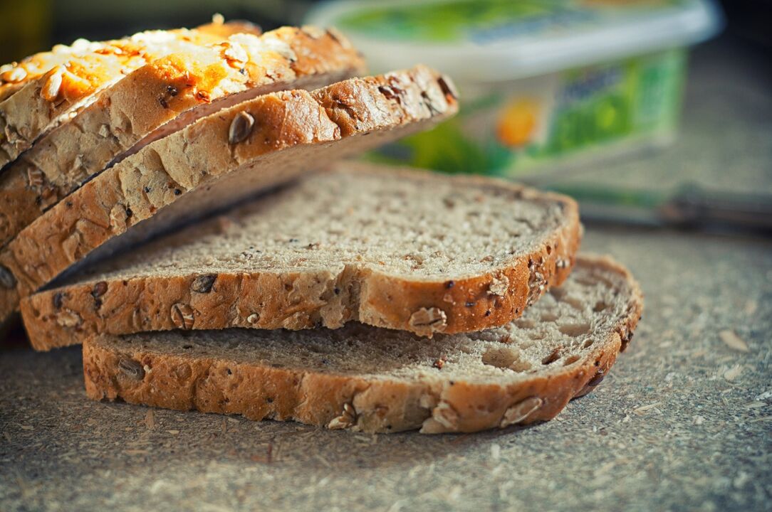 Dieta za krvno skupino 4 vam omogoča, da v svojo prehrano vključite polnozrnat kruh. 
